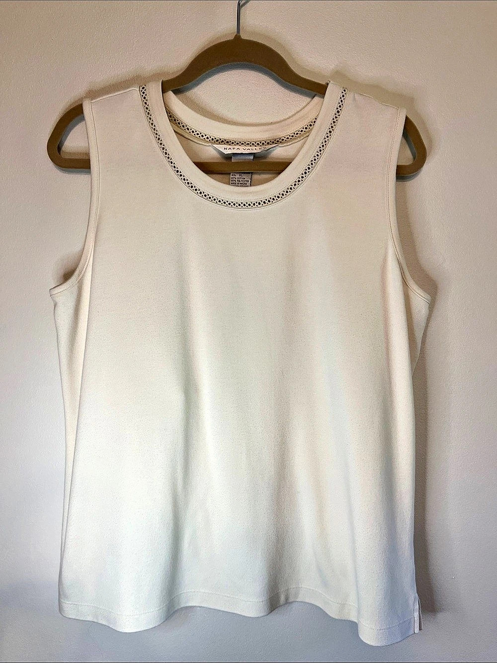 Napa Valley Cream Embellished 
Crochet Neck
Sleeveless Top Tank
Blouse Size XL